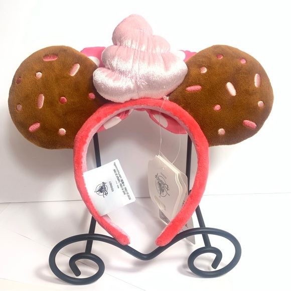 NWT. Minnie Mouse Strawberry Cupcake Disney Munchlings Ear Headband - Picture 7 of 9